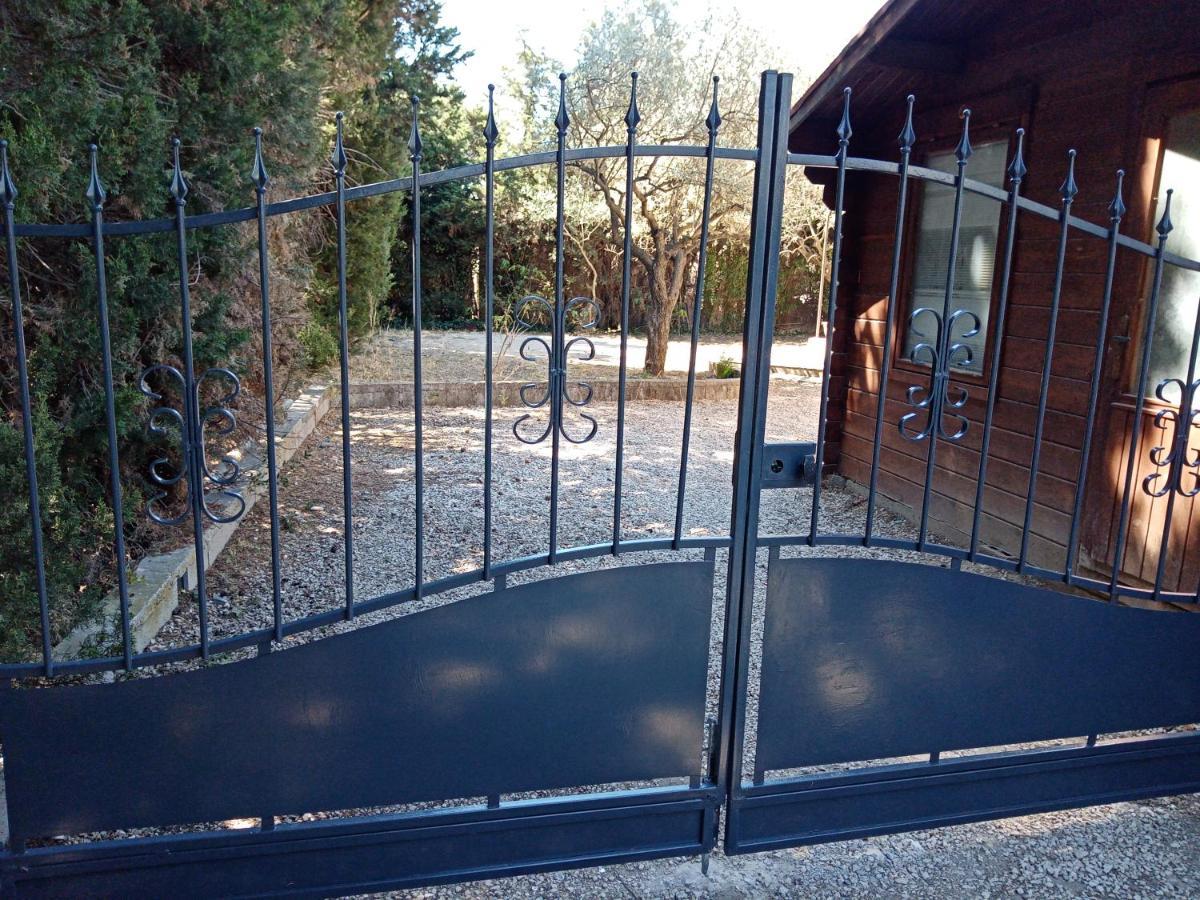 Chalet Agreable, A Proximite Du Centre Historique, Golf Academy Villeneuve-lès-Avignon Екстериор снимка